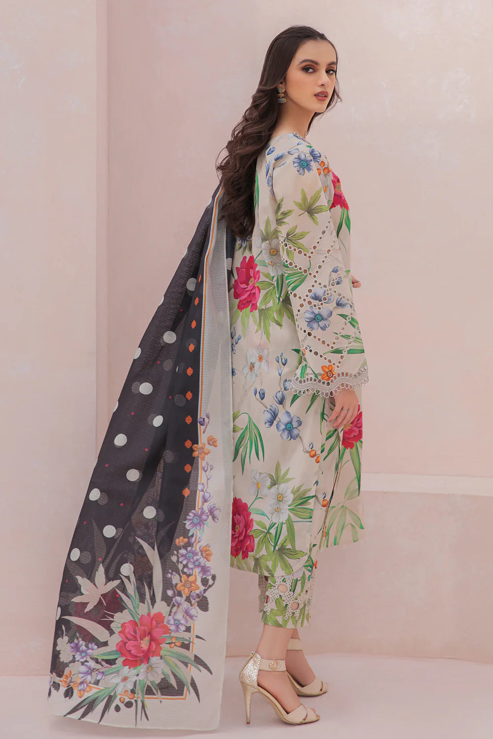 Embroidered Lawn 3 Piece Unstitched Suit BL-UF-332