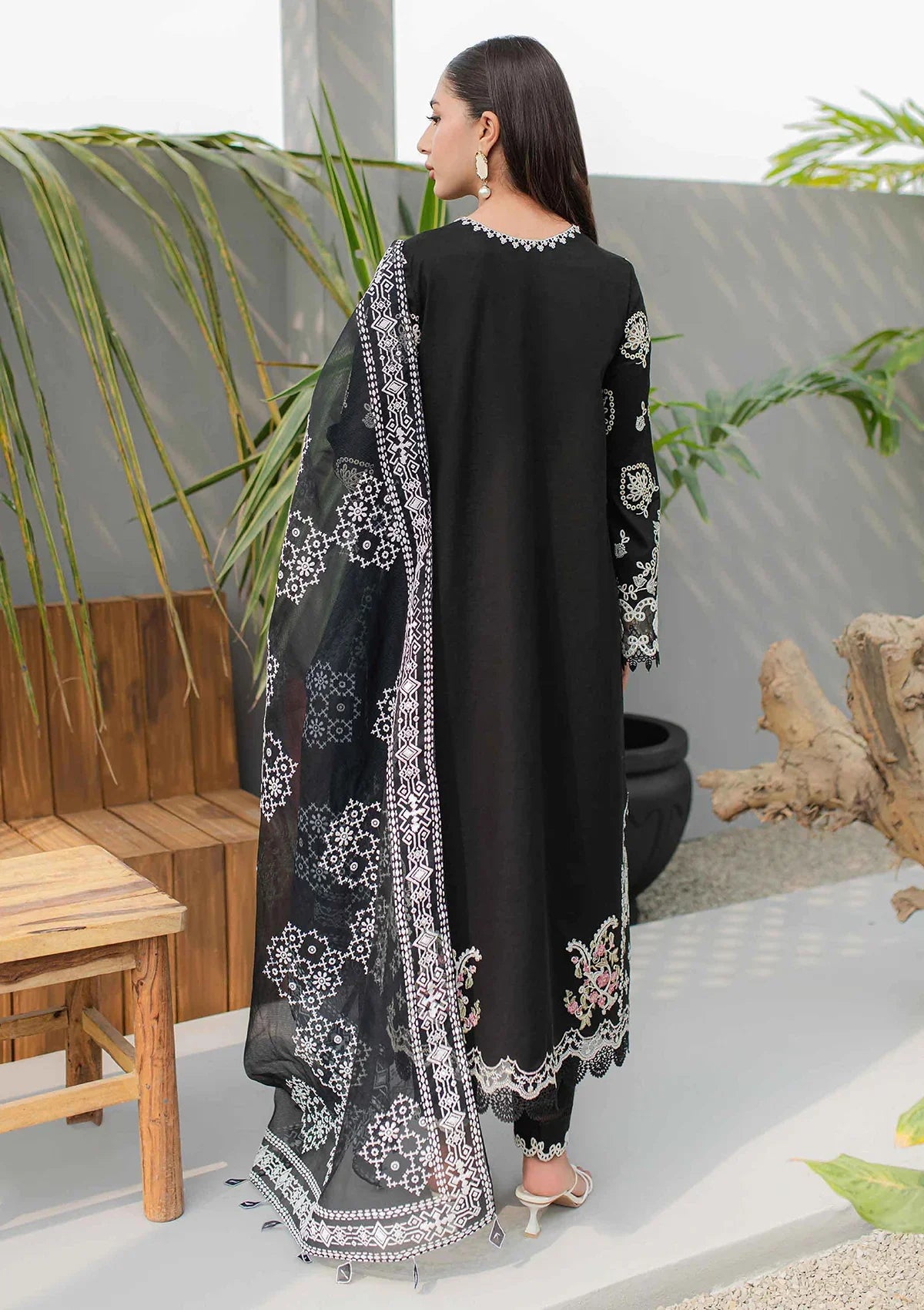 Qalamkar Black Embroider Lawn 3 Piece Unstitched JK-09 EVADNE