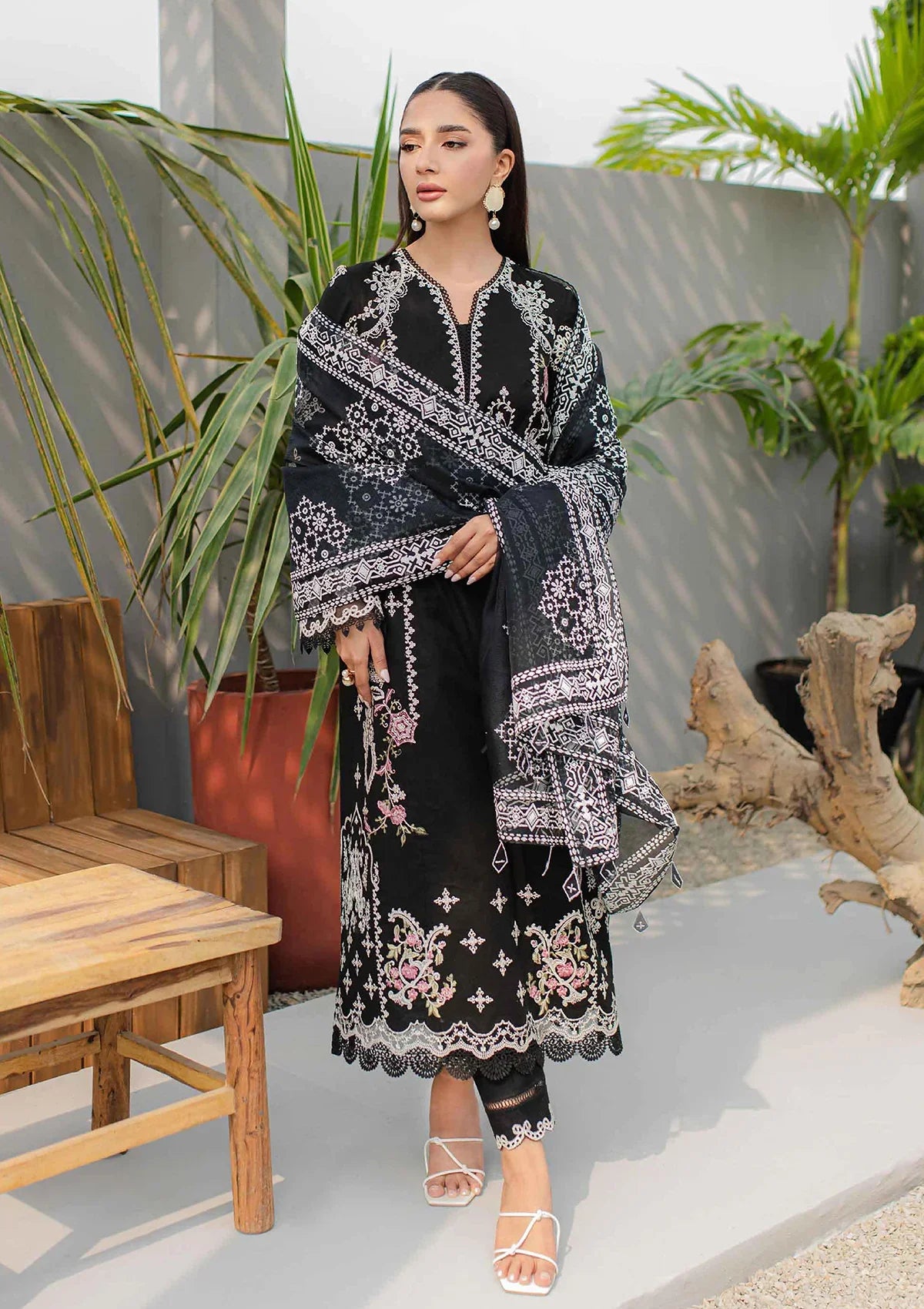 Qalamkar Black Embroider Lawn 3 Piece Unstitched JK-09 EVADNE